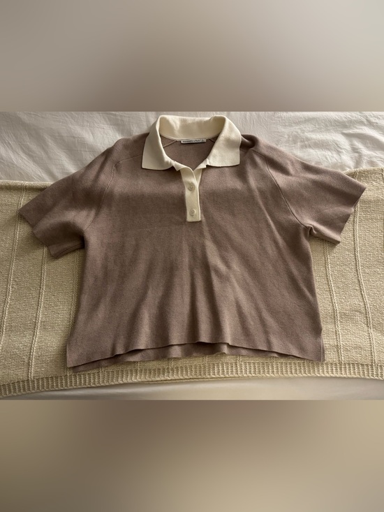 Abercrombie & Fitch Sweaters - Abercrombie & Fitch Taupe Sweater with Cream Collar